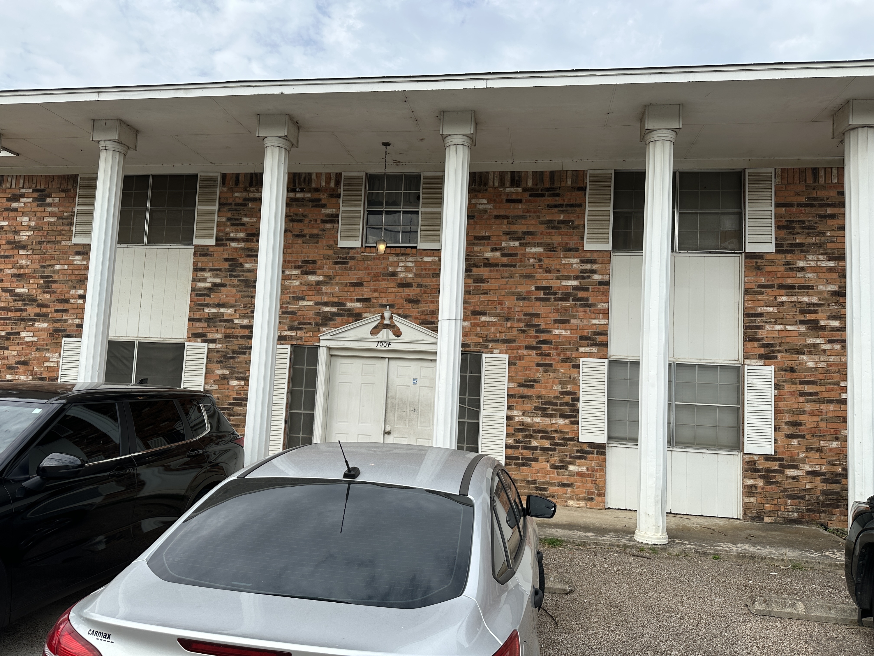 1004 Indian Trail - B