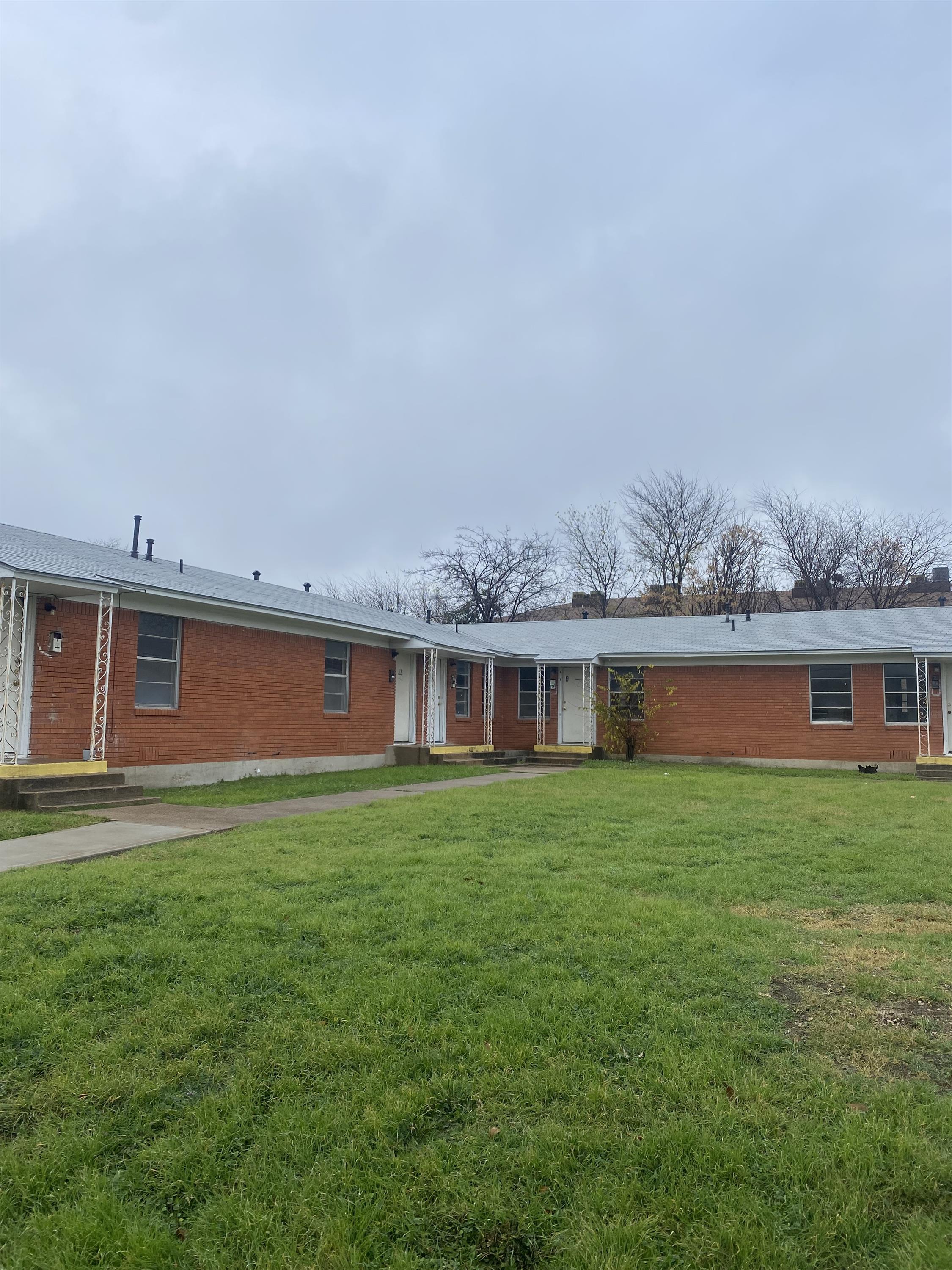 201 West Green Avenue - 1