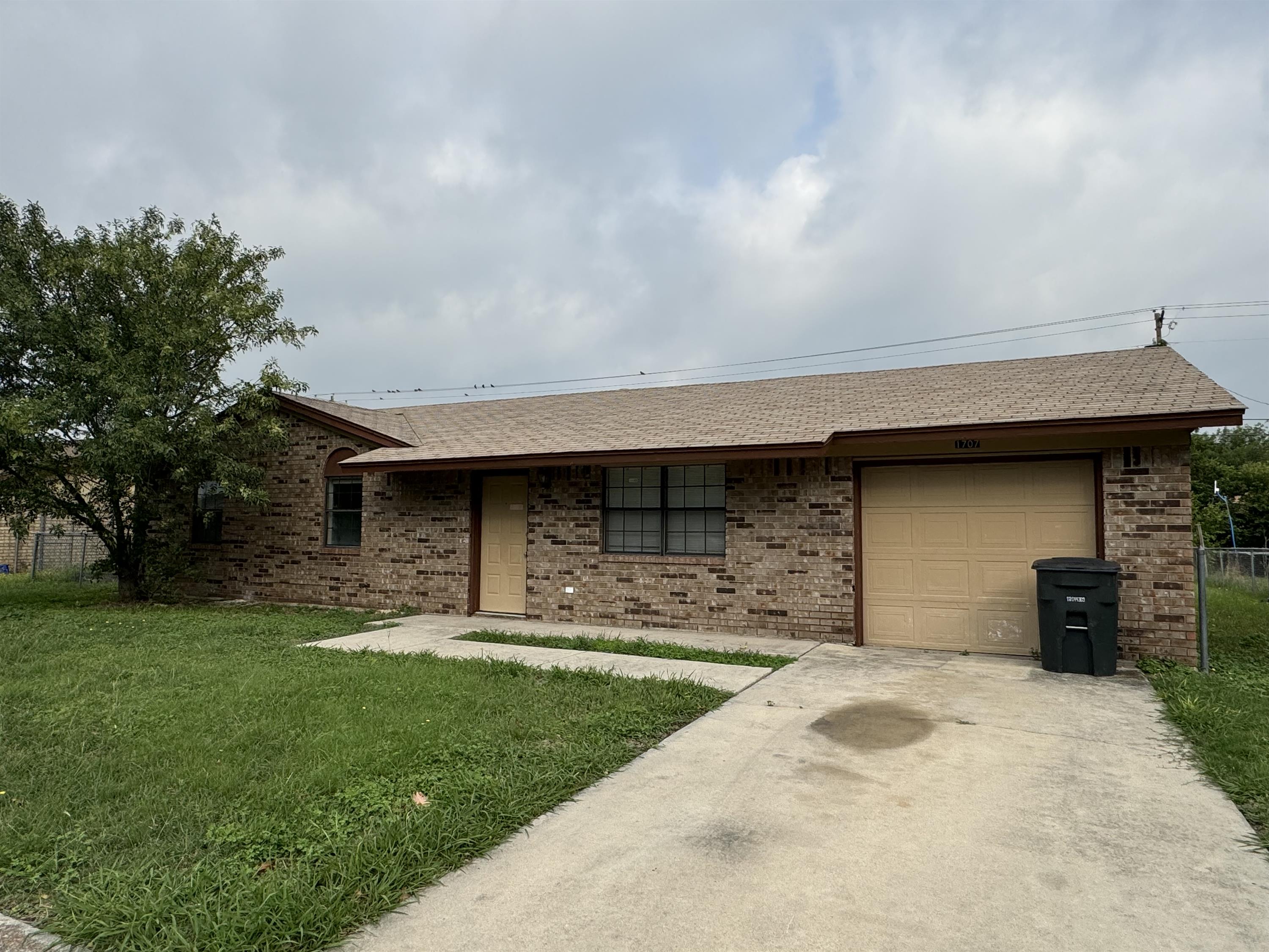 1707 Sunset St.