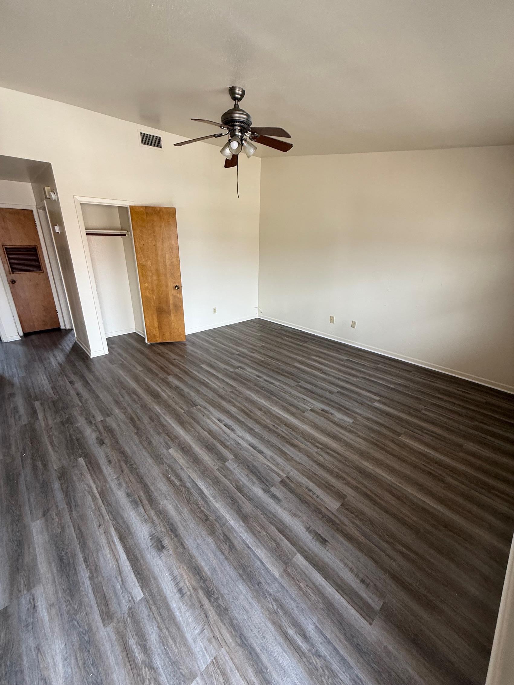 208 Veterans Ave - 211